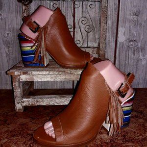 Donald J Pliner Omara Boho Leather Heel Sandals Beaded Indian Blanket Size 8.5